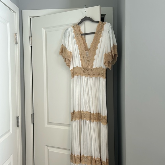 Spell Dresses & Skirts - Spell white lace dress!